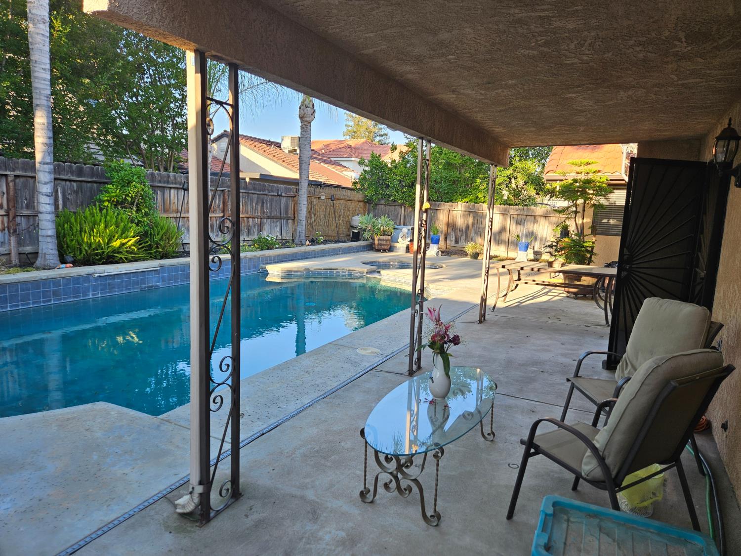 2210 E Jon Dr, Fresno, CA 93720