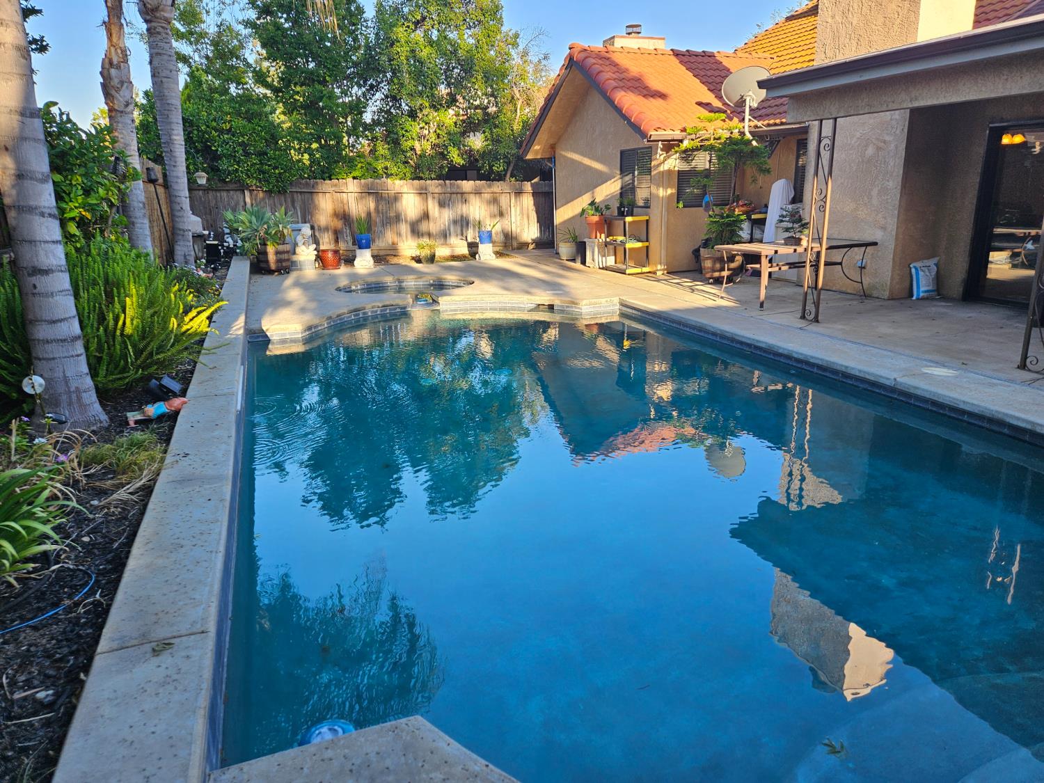 2210 E Jon Dr, Fresno, CA 93720