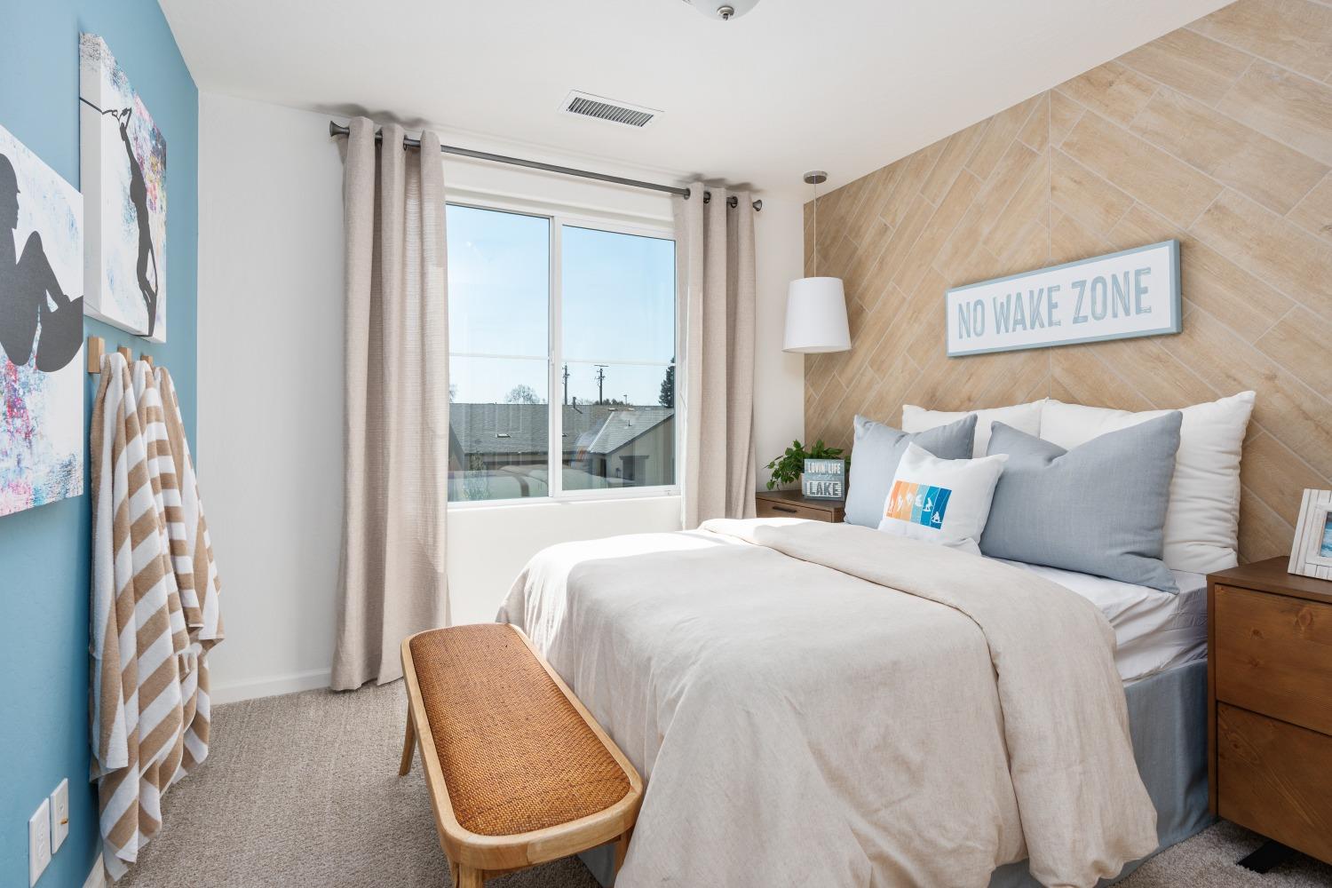 6725 E Sentry Dr, Fresno, CA 93727