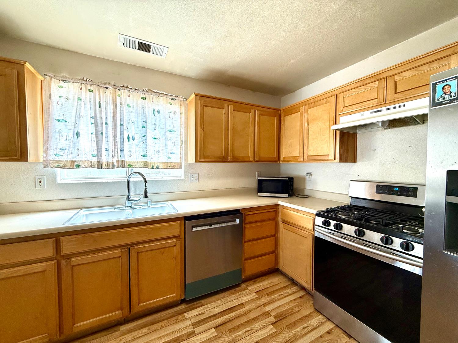 2034 McPherson Ave, Dos Palos, CA 93620