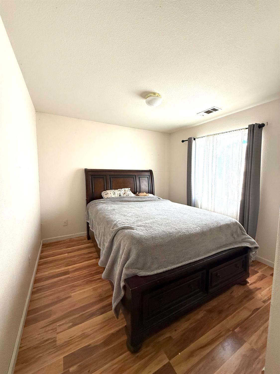 2034 McPherson Ave, Dos Palos, CA 93620