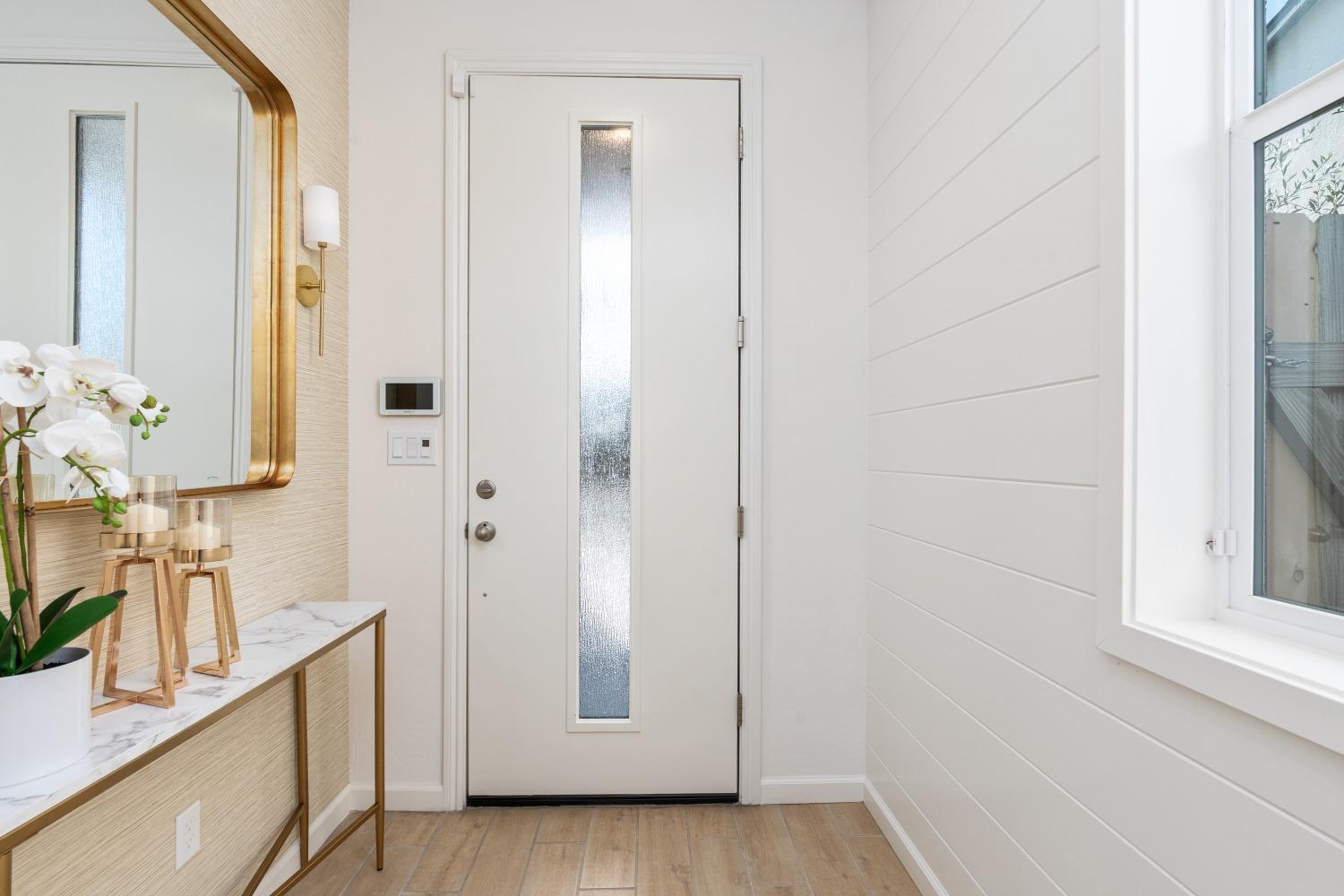 6689 E Sentry Dr, Fresno, CA 93727