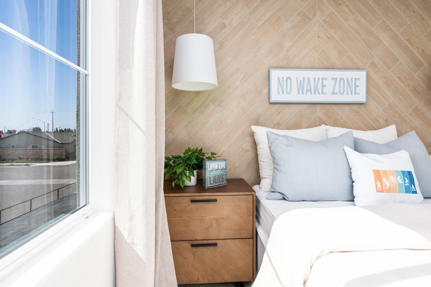 6689 E Sentry Dr, Fresno, CA 93727