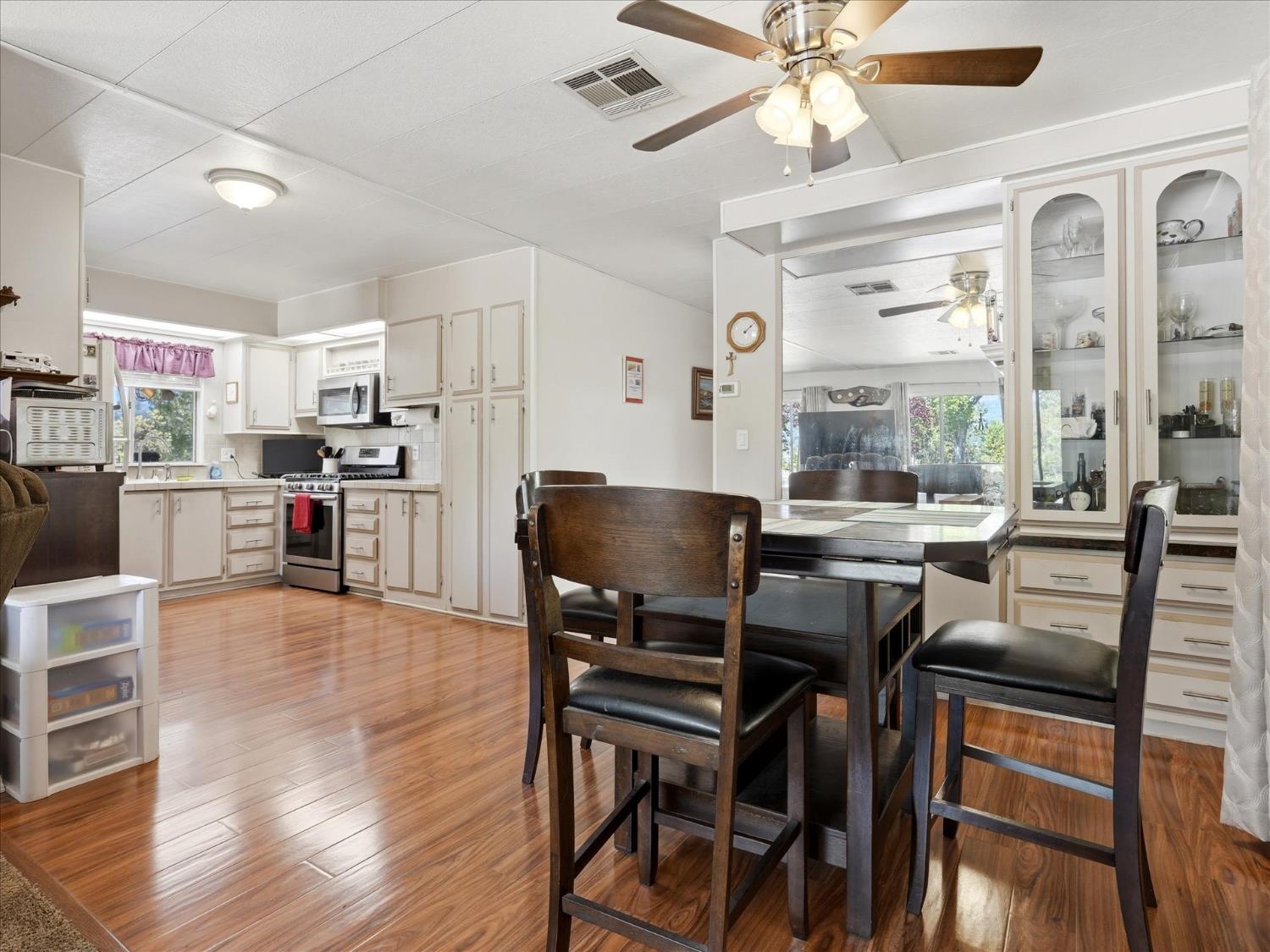 39678 Rd 425B #16, Oakhurst, CA 93644