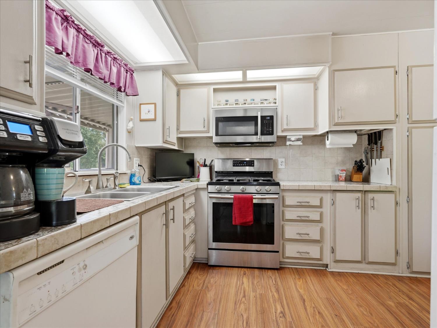 39678 Rd 425B #16, Oakhurst, CA 93644