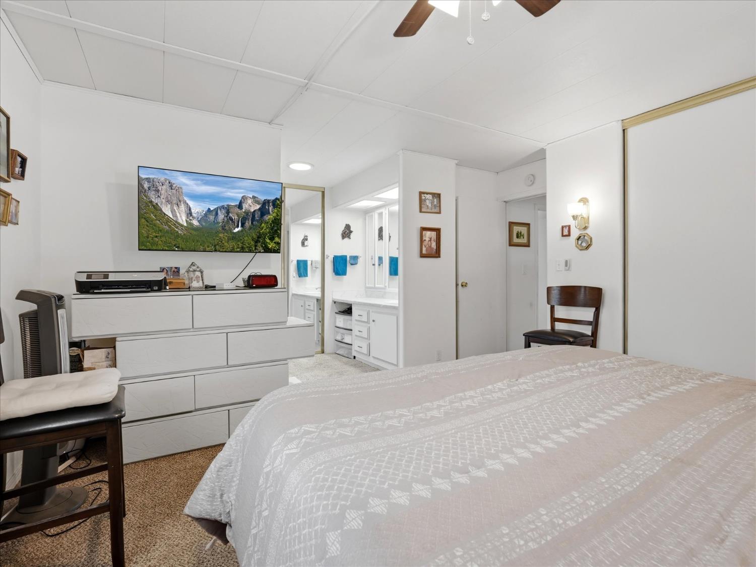 39678 Rd 425B #16, Oakhurst, CA 93644