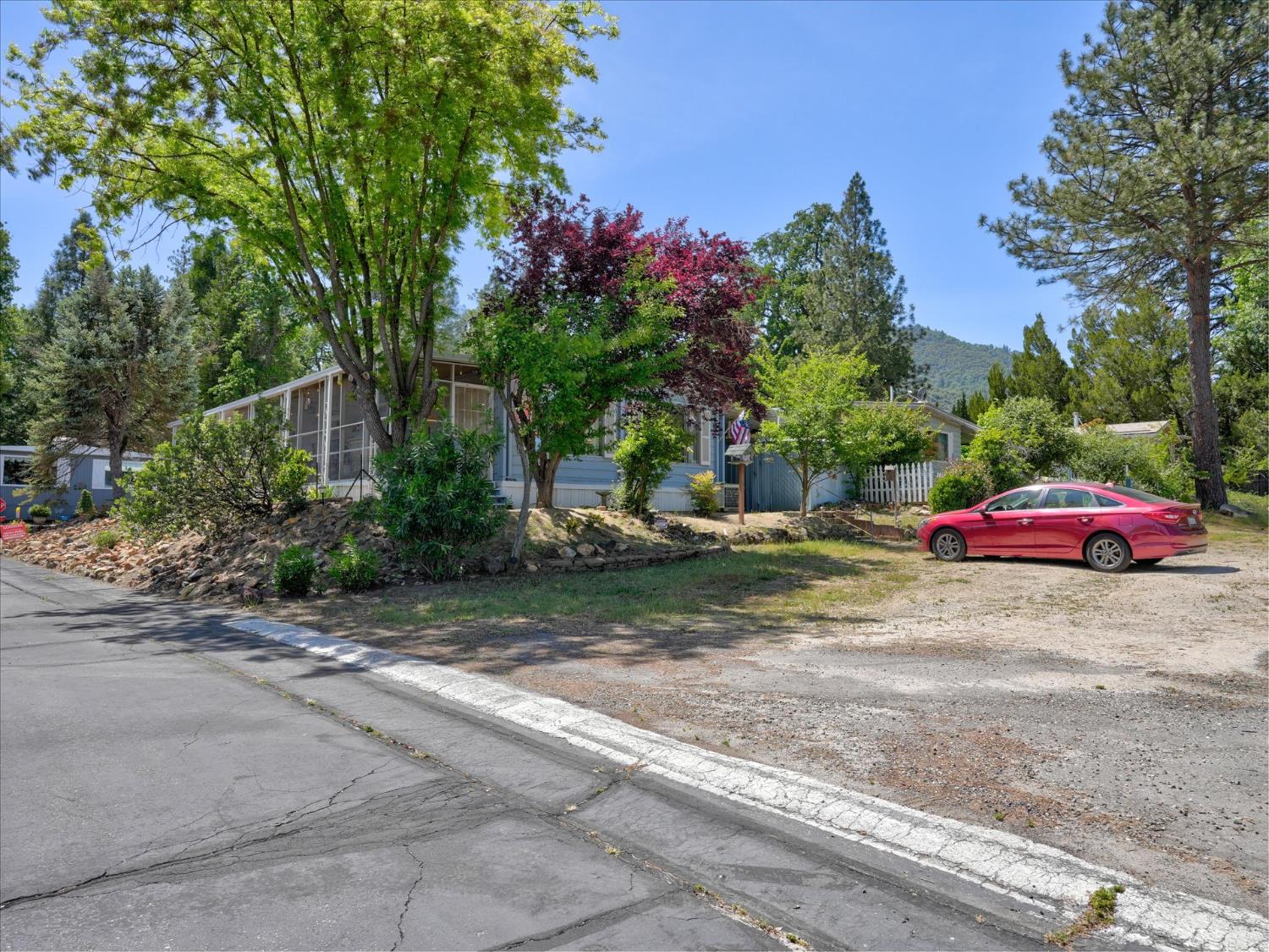 39678 Rd 425B #16, Oakhurst, CA 93644