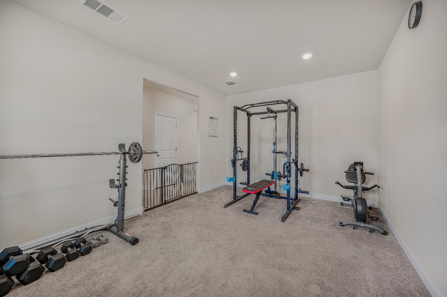 5432 W Lamona Ave, Fresno, CA 93722