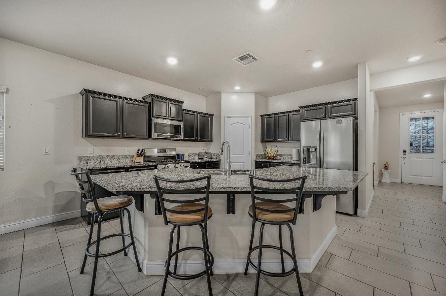 5432 W Lamona Ave, Fresno, CA 93722