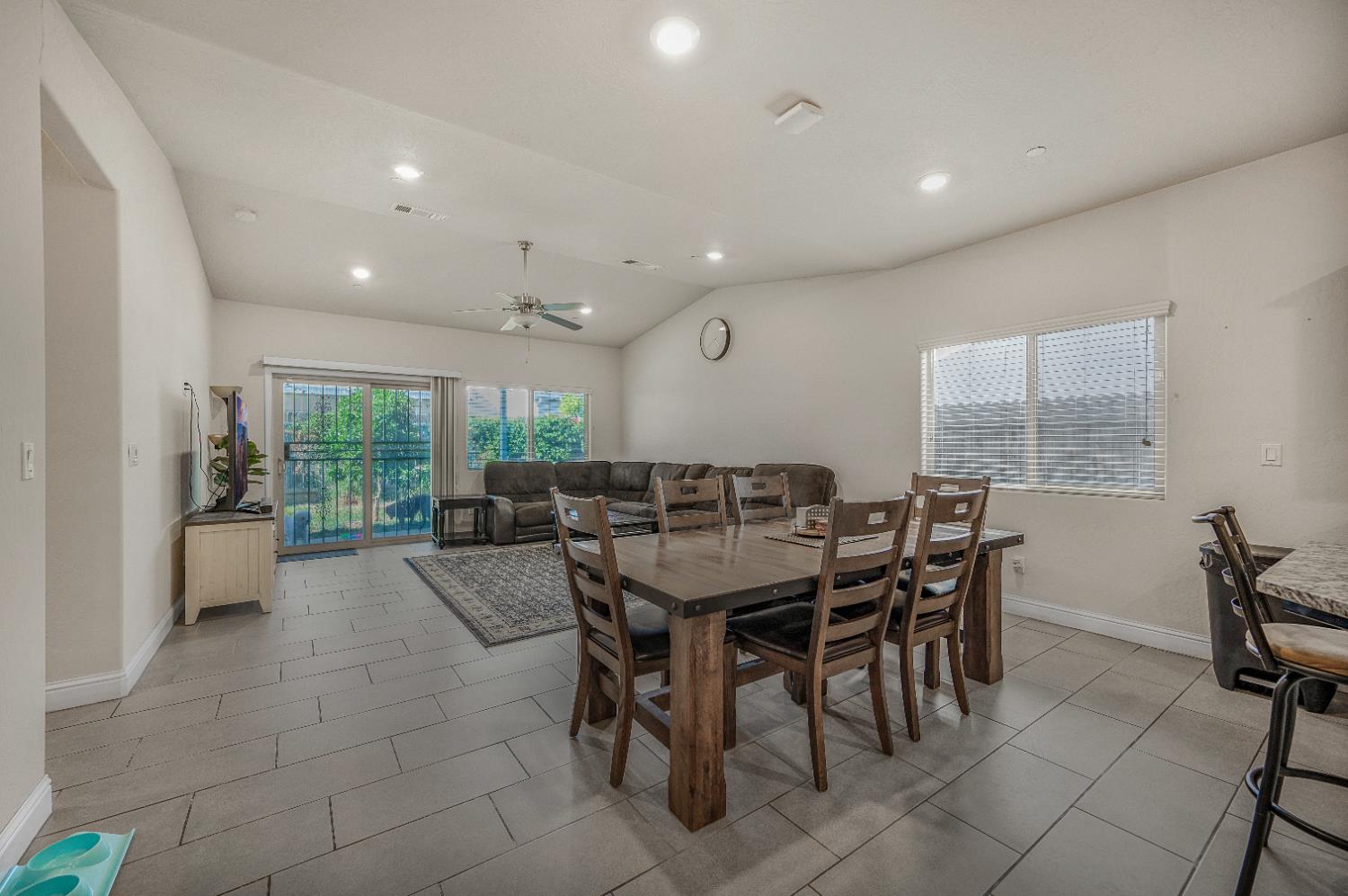 5432 W Lamona Ave, Fresno, CA 93722