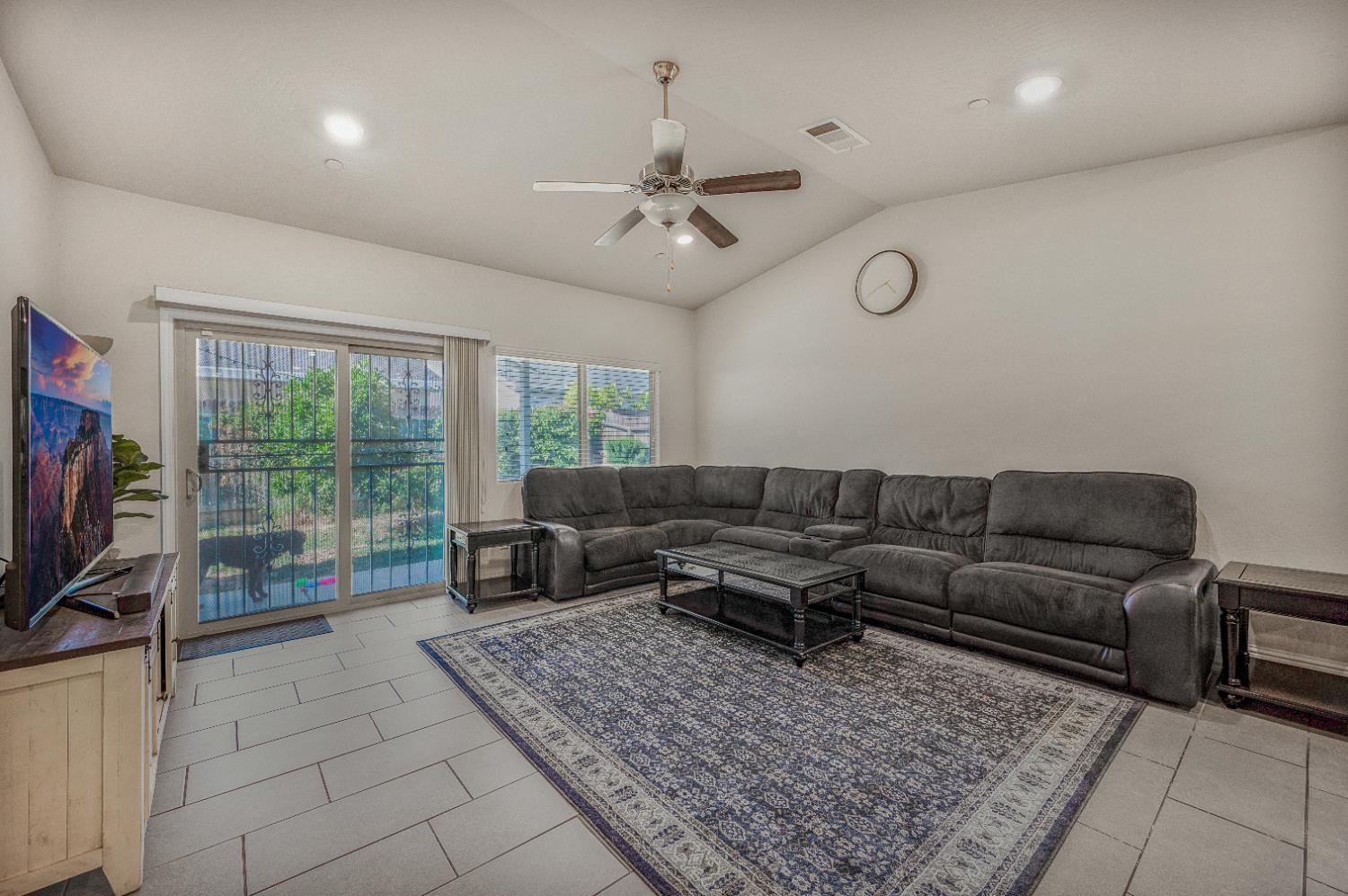 5432 W Lamona Ave, Fresno, CA 93722