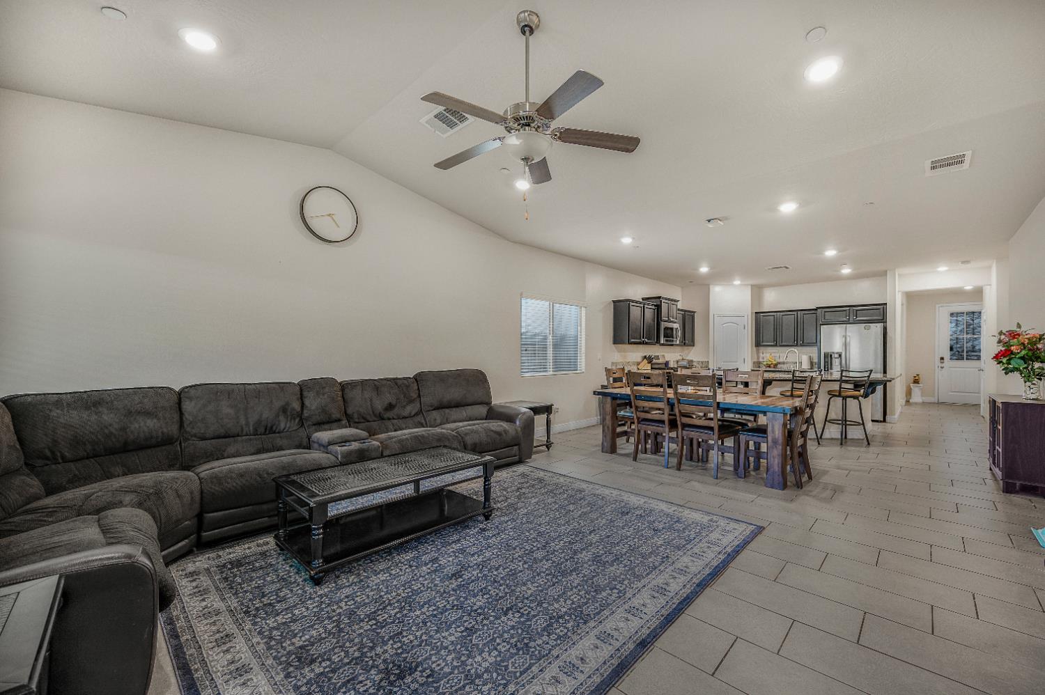 5432 W Lamona Ave, Fresno, CA 93722