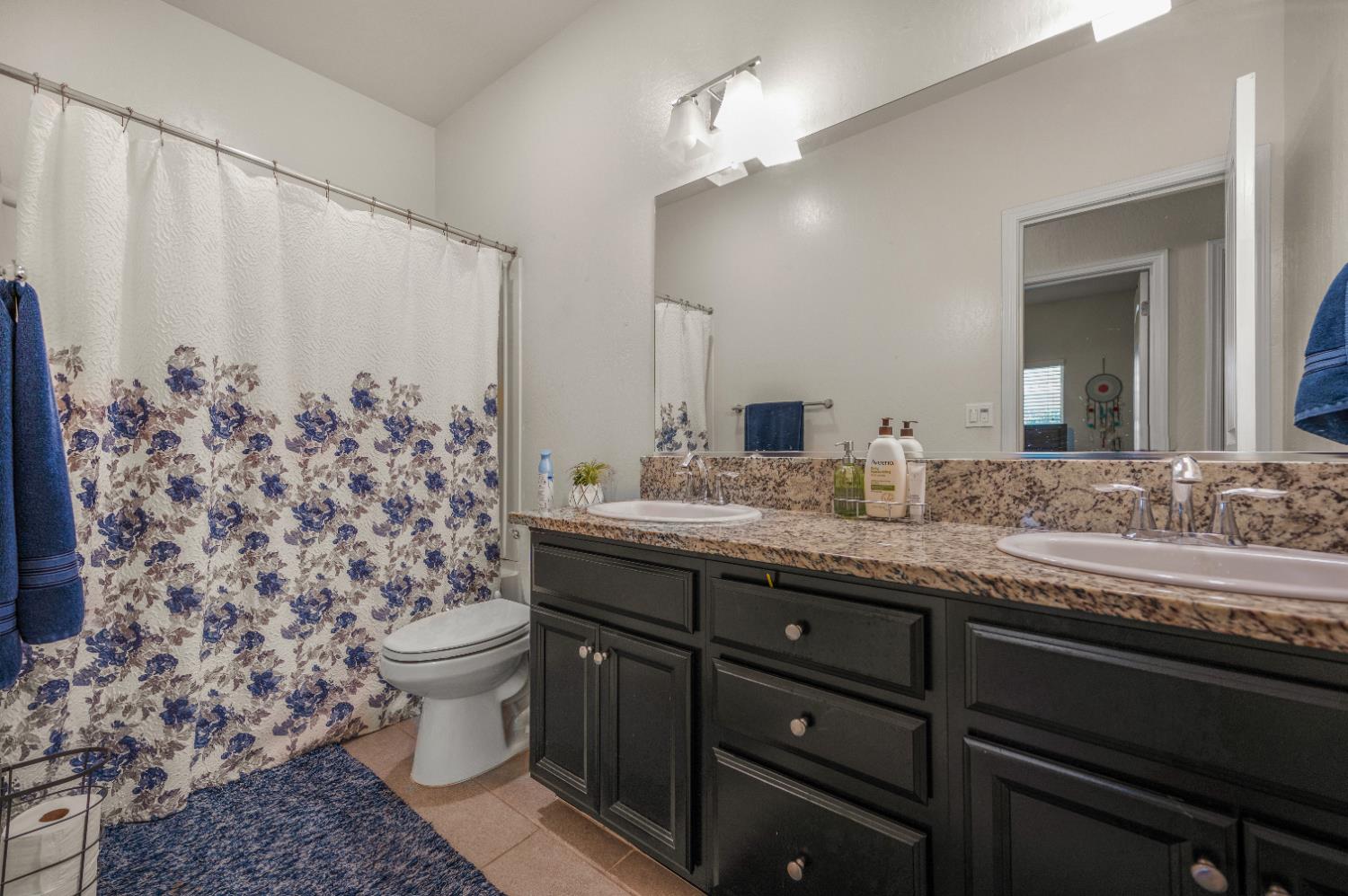 5432 W Lamona Ave, Fresno, CA 93722