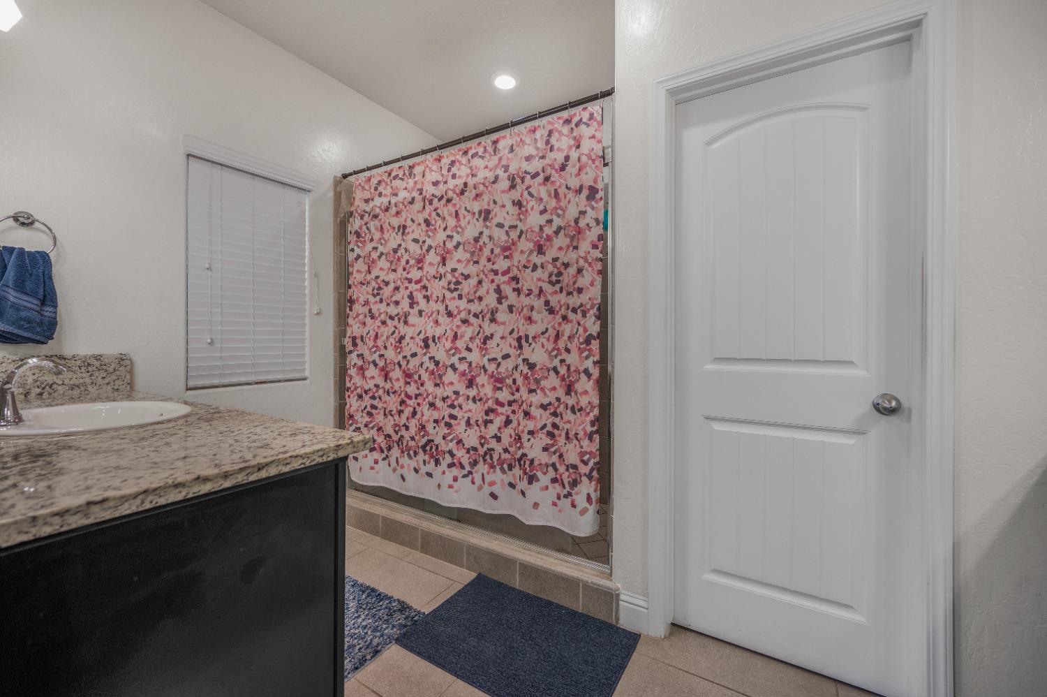 5432 W Lamona Ave, Fresno, CA 93722