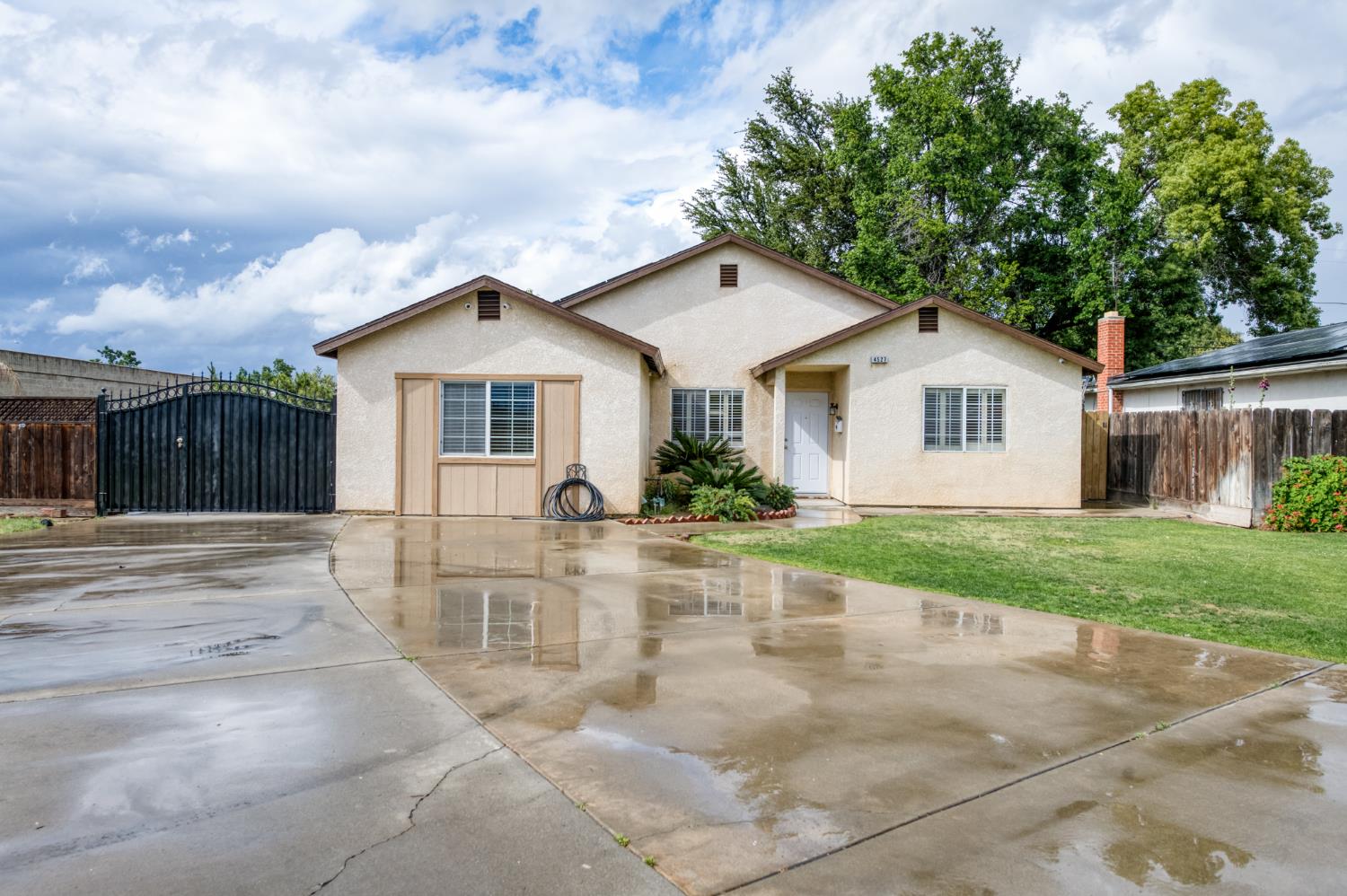 4527 E Cortland Ave, Fresno, CA 93726