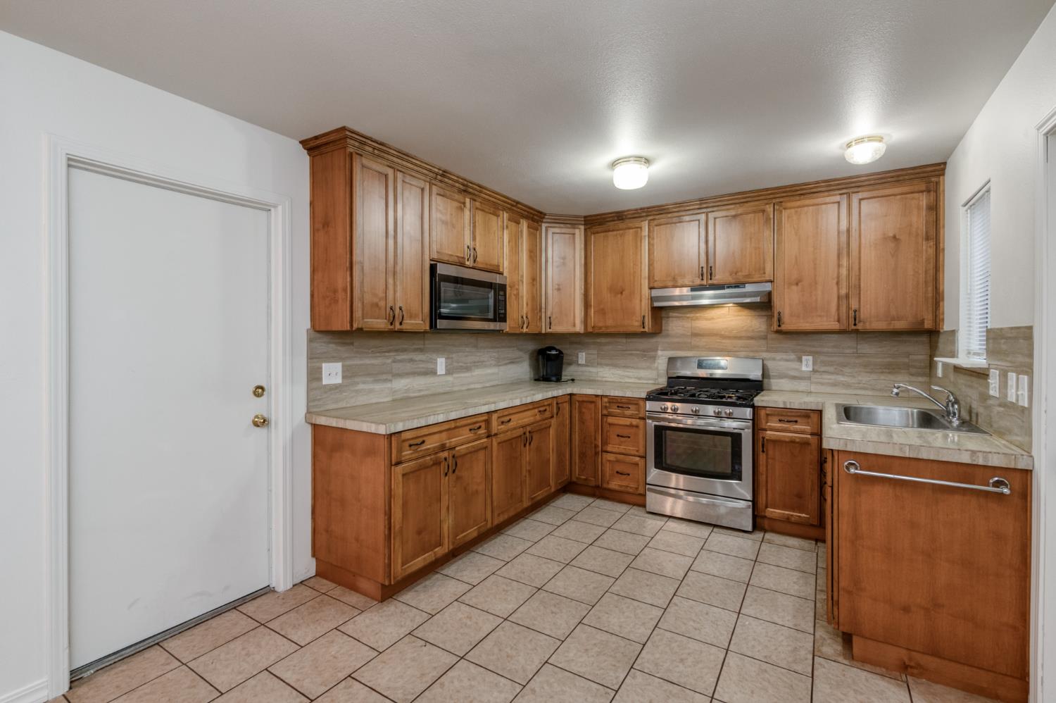 4527 E Cortland Ave, Fresno, CA 93726