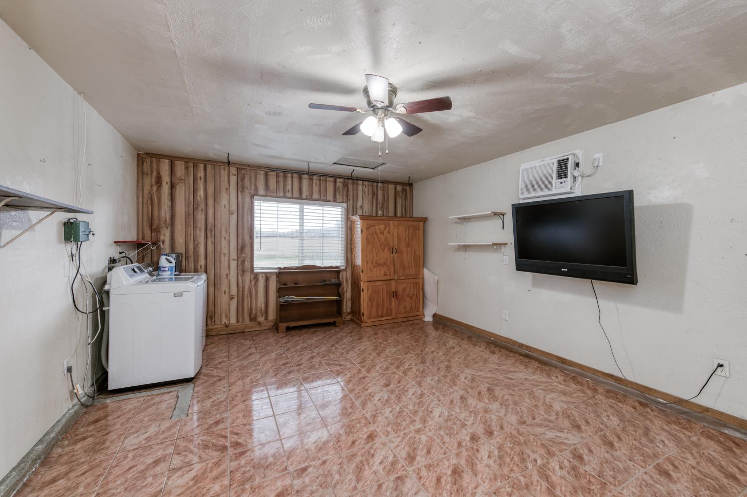 4527 E Cortland Ave, Fresno, CA 93726