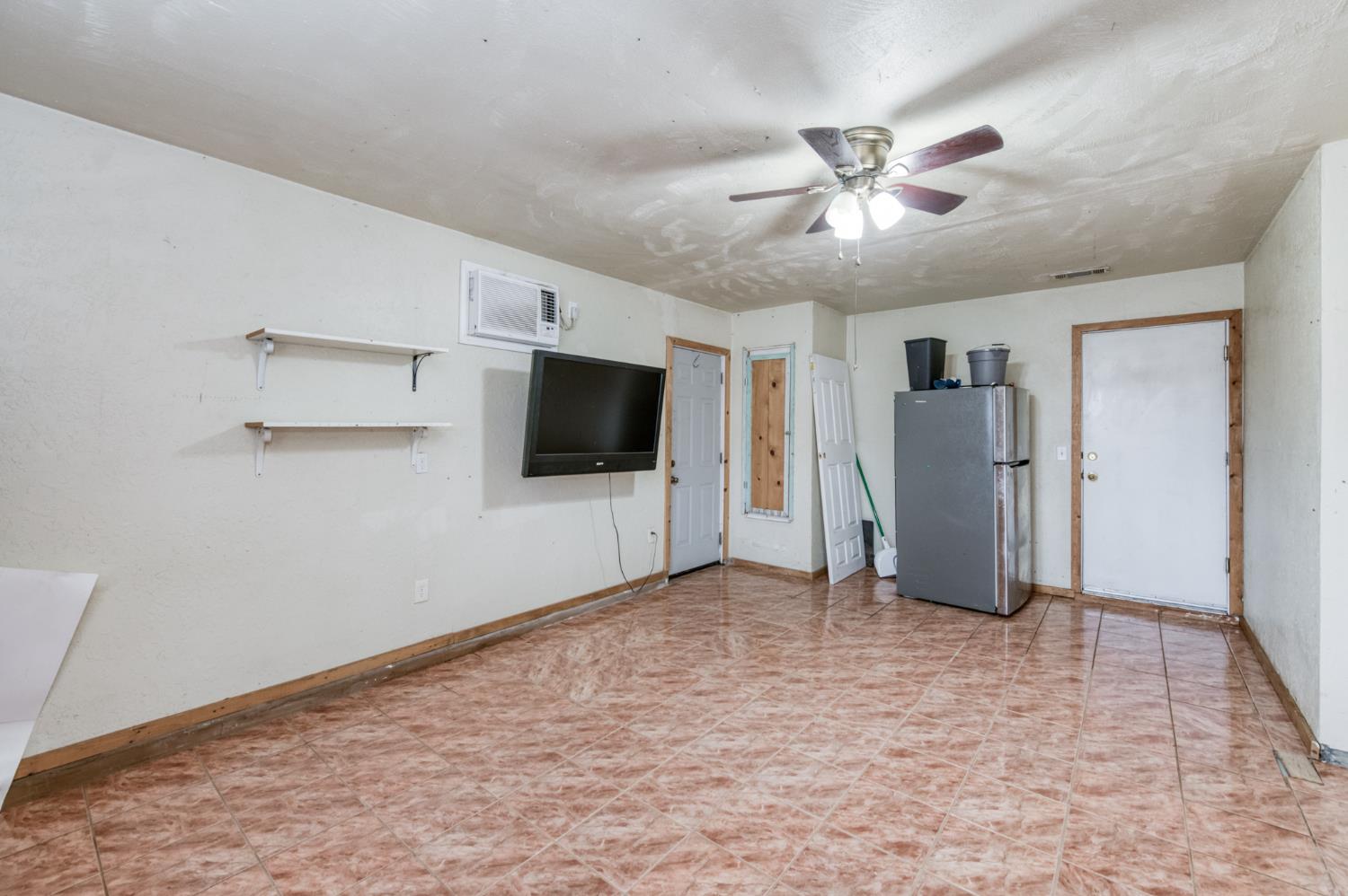 4527 E Cortland Ave, Fresno, CA 93726