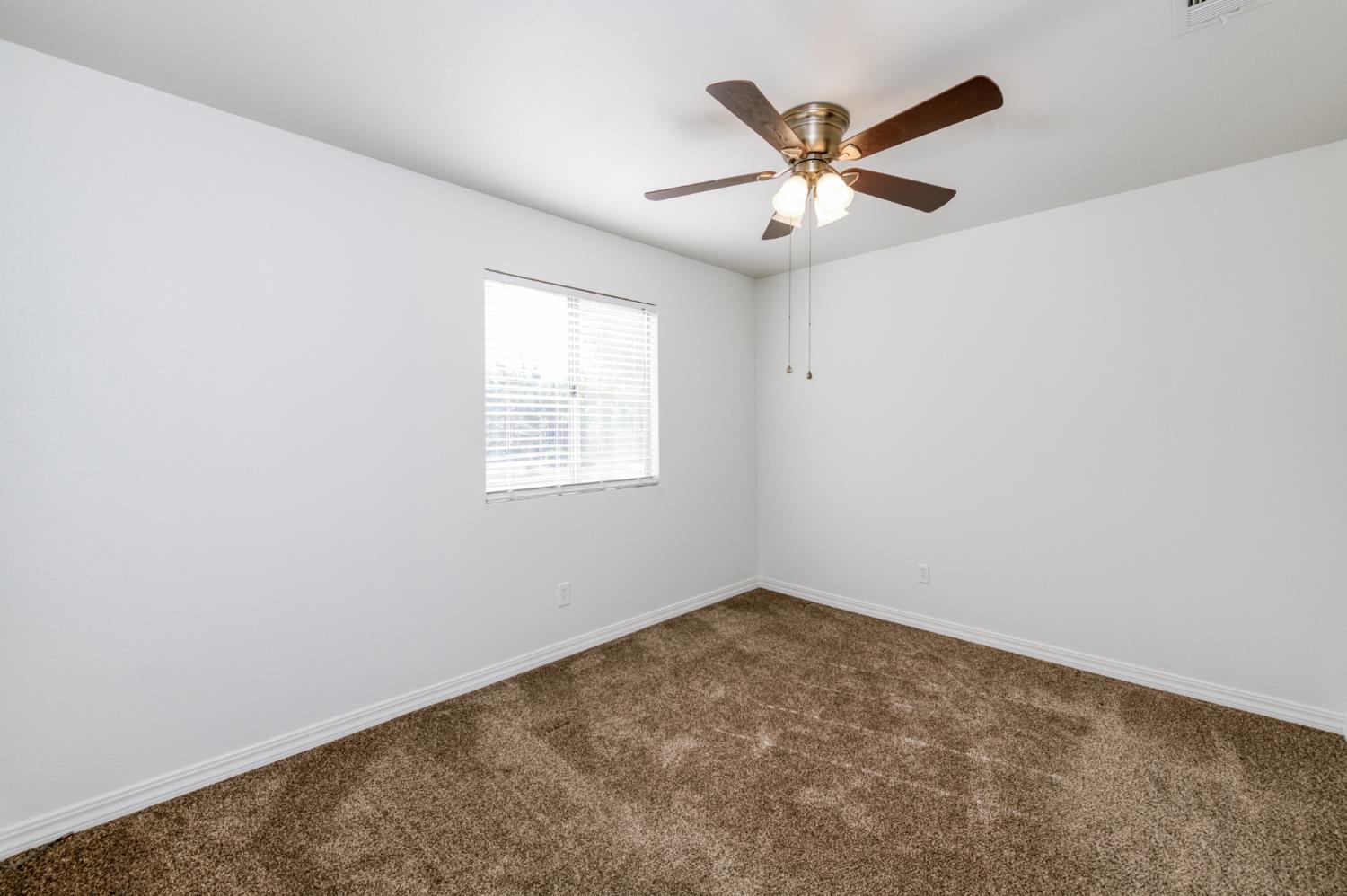 4527 E Cortland Ave, Fresno, CA 93726