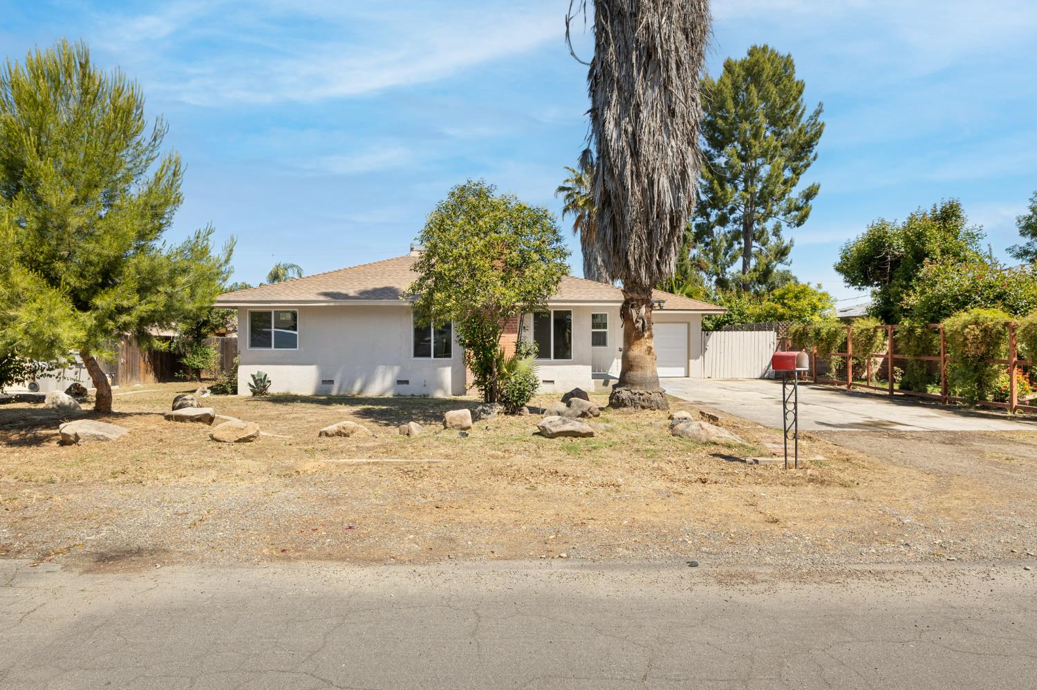 1433 E Richert Ave, Fresno, CA 93704