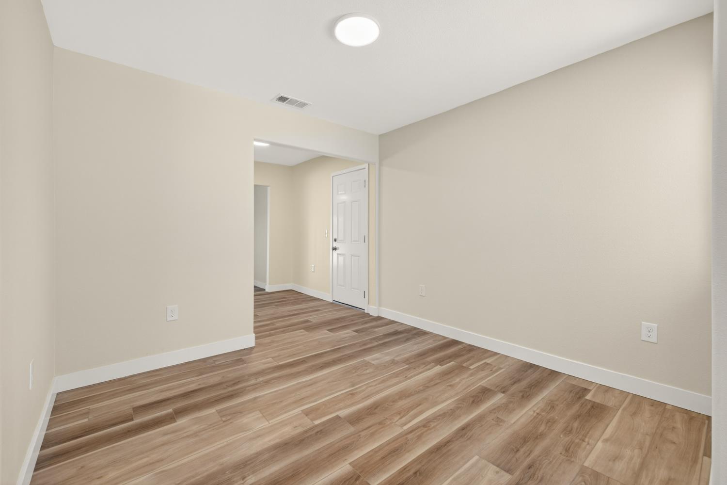 1433 E Richert Ave, Fresno, CA 93704