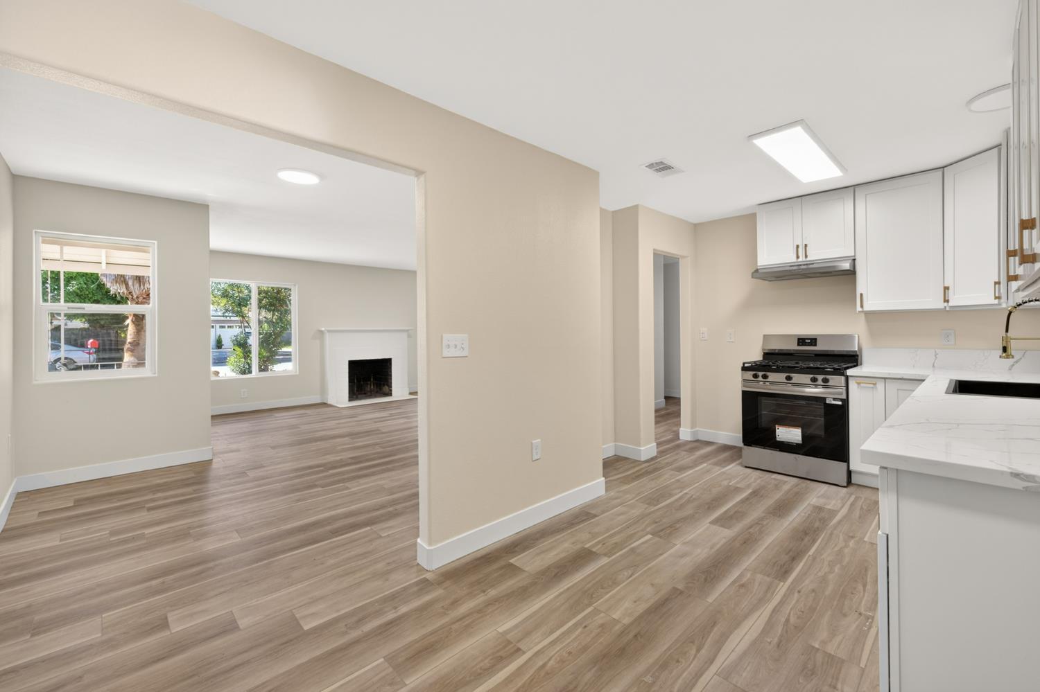 1433 E Richert Ave, Fresno, CA 93704