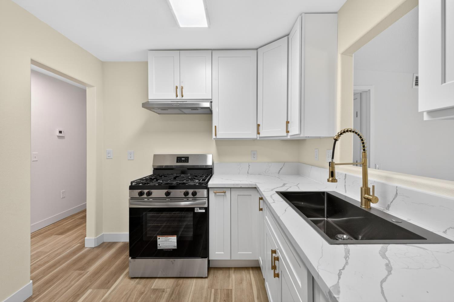 1433 E Richert Ave, Fresno, CA 93704