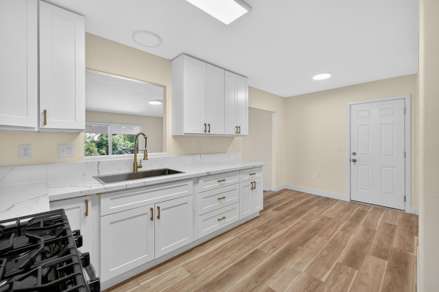 1433 E Richert Ave, Fresno, CA 93704