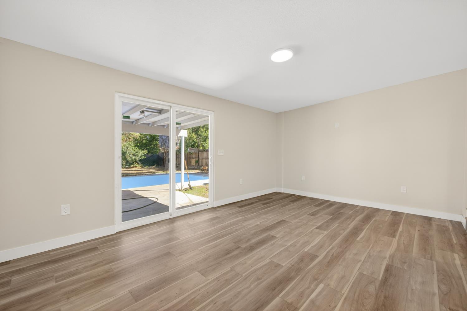 1433 E Richert Ave, Fresno, CA 93704