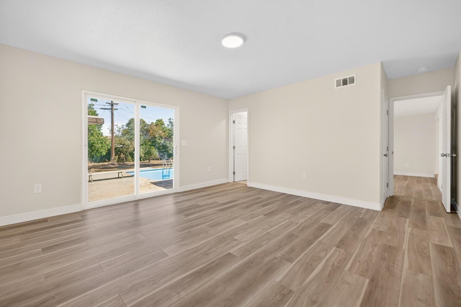 1433 E Richert Ave, Fresno, CA 93704