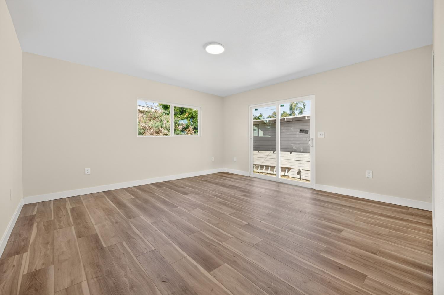 1433 E Richert Ave, Fresno, CA 93704