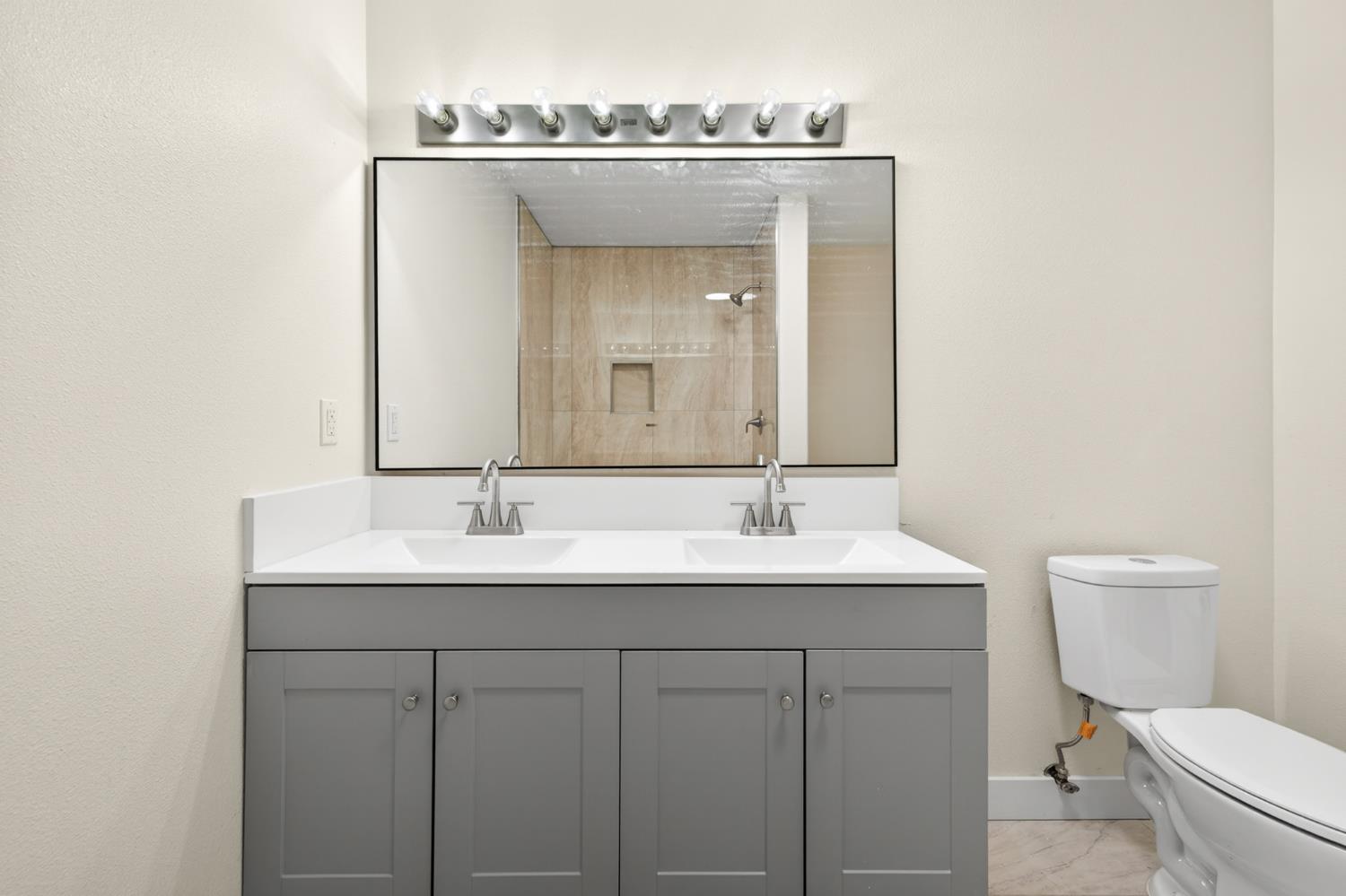 1433 E Richert Ave, Fresno, CA 93704