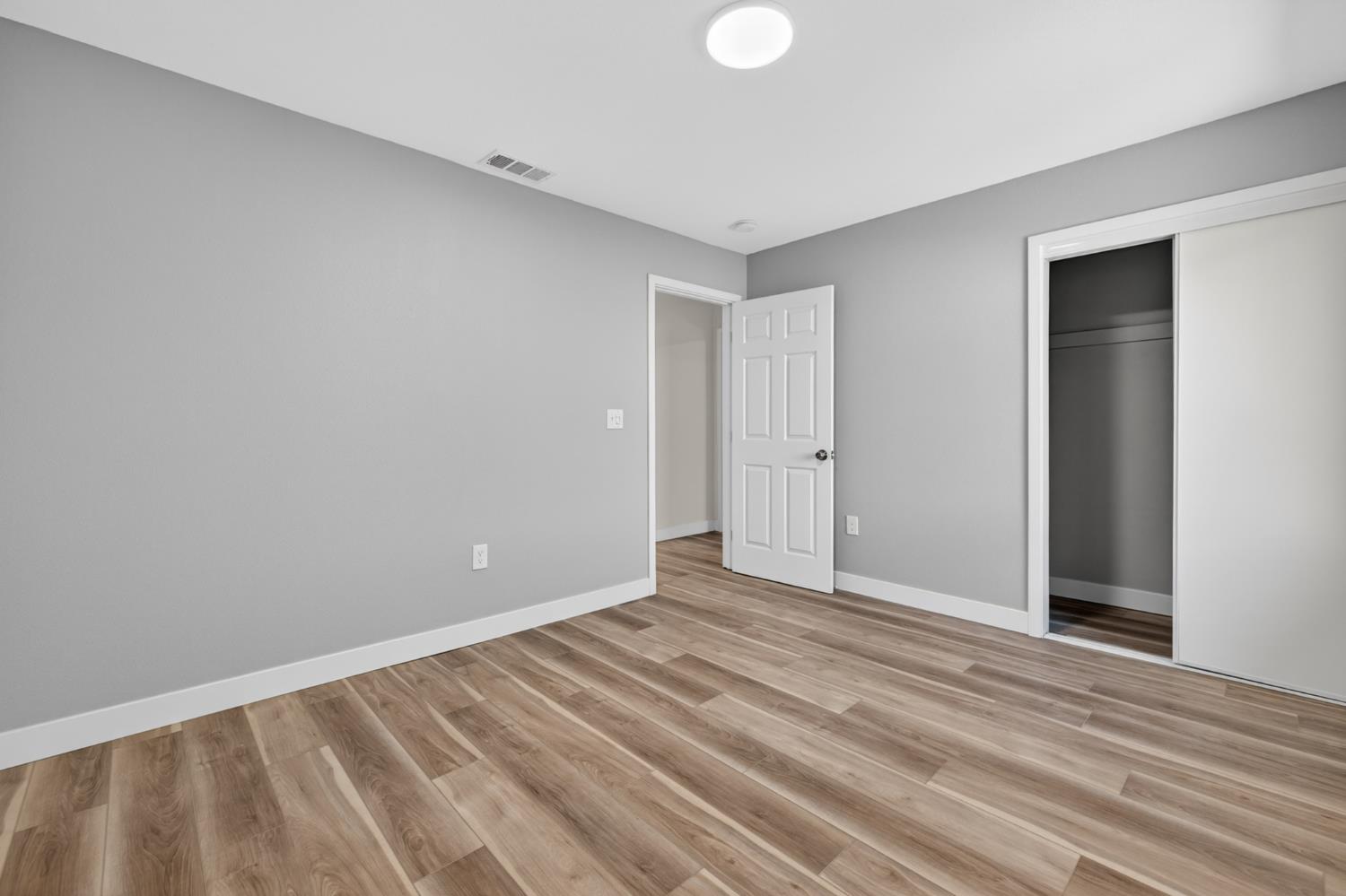 1433 E Richert Ave, Fresno, CA 93704