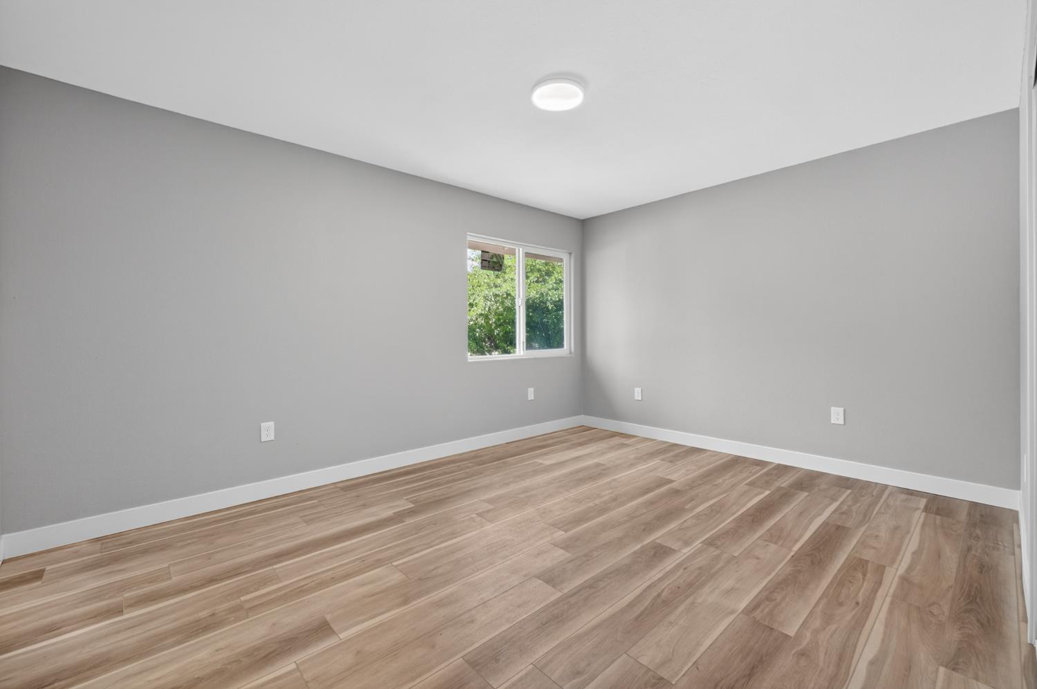 1433 E Richert Ave, Fresno, CA 93704