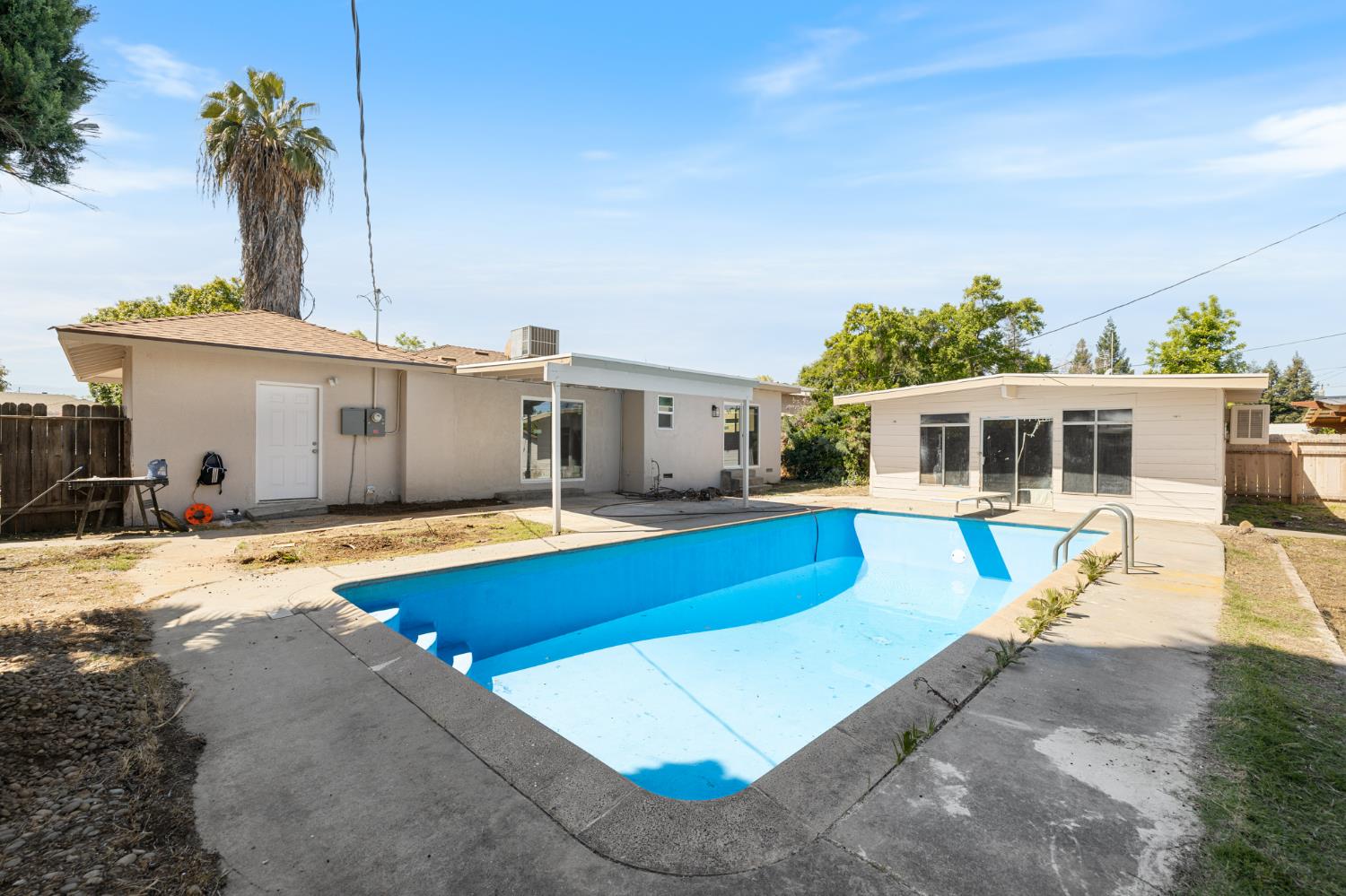 1433 E Richert Ave, Fresno, CA 93704