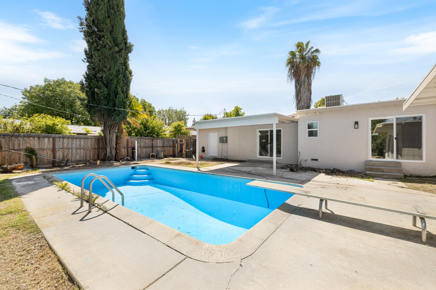 1433 E Richert Ave, Fresno, CA 93704