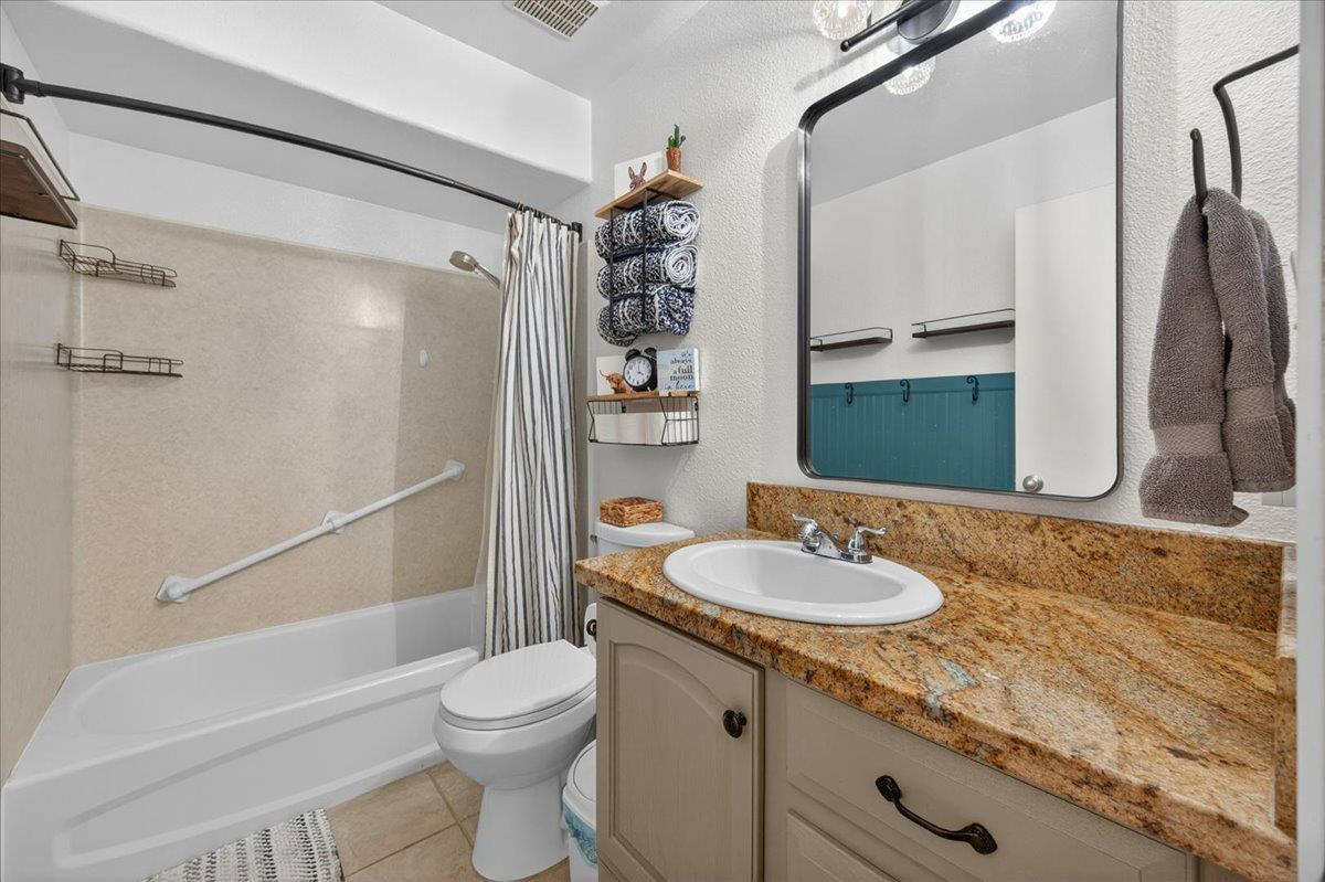 1767 W Santa Ana Ave, Fresno, CA 93705