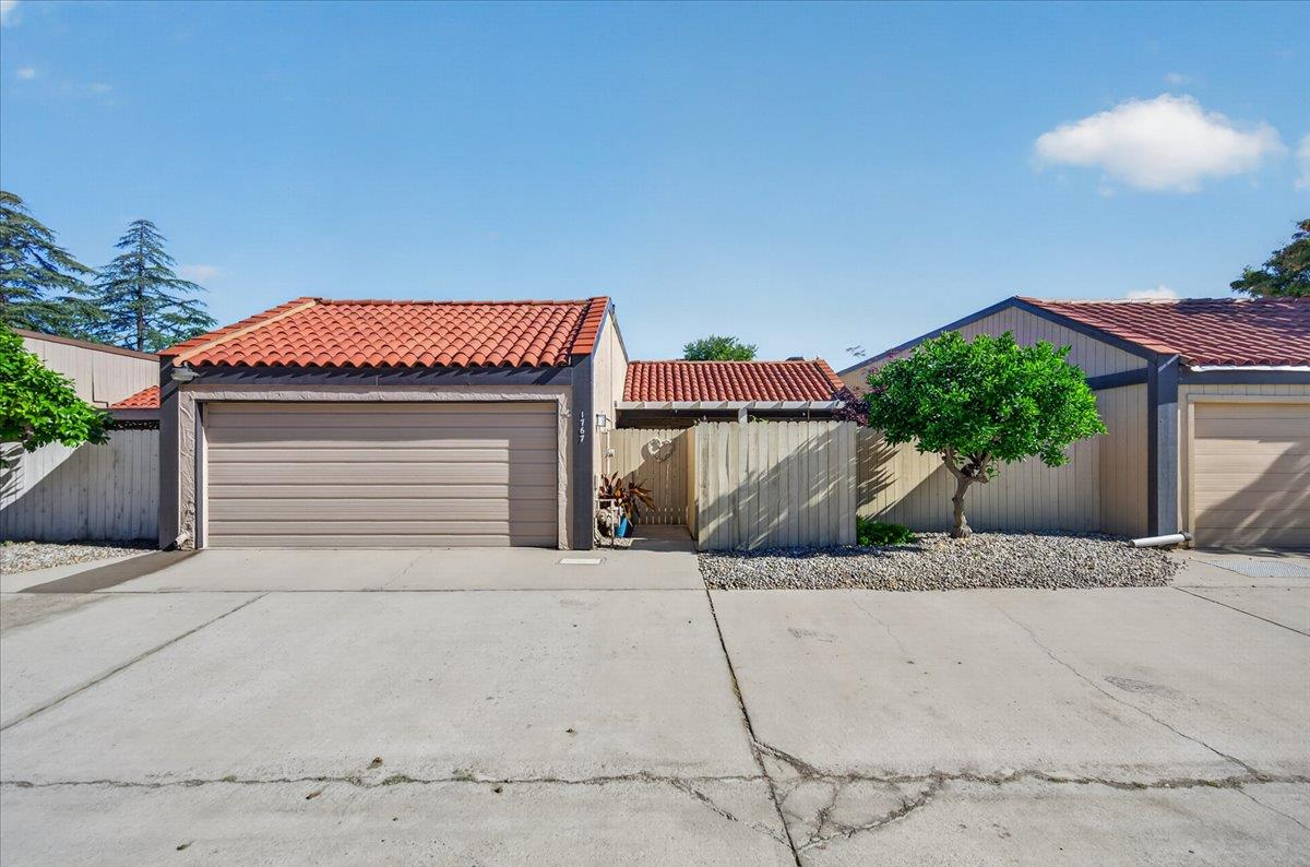 1767 W Santa Ana Ave, Fresno, CA 93705