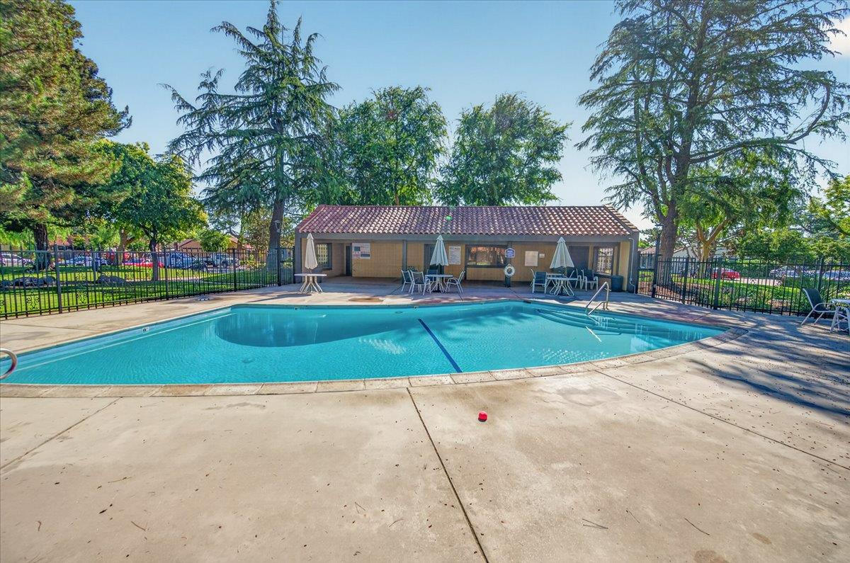 1767 W Santa Ana Ave, Fresno, CA 93705