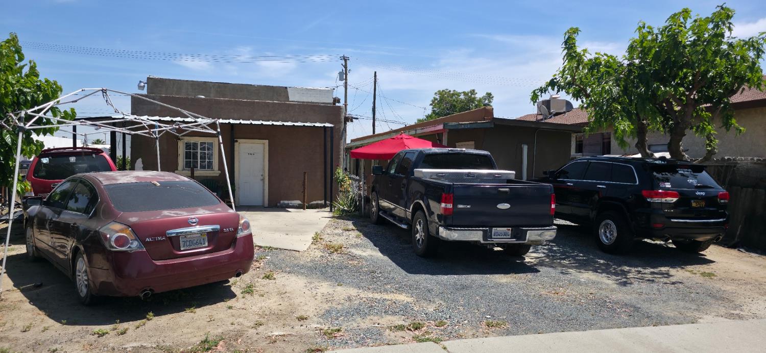608 7th Ave, Delano, CA 93215