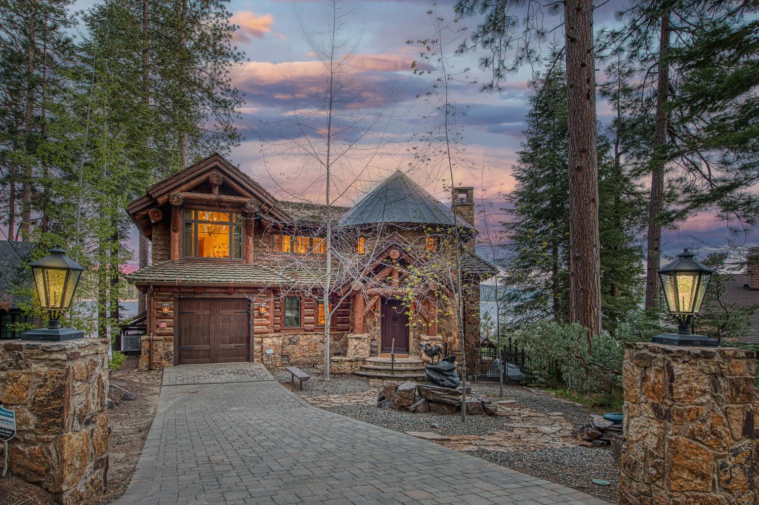 44483 Lakeview Ave, Shaver Lake, CA 93664