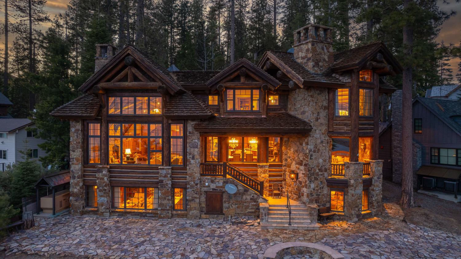 44483 Lakeview Ave, Shaver Lake, CA 93664