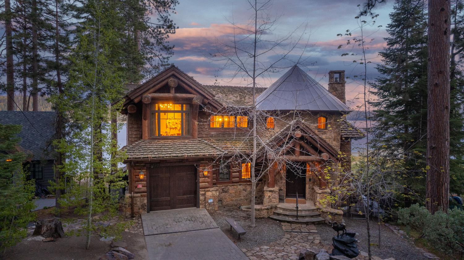 44483 Lakeview Ave, Shaver Lake, CA 93664