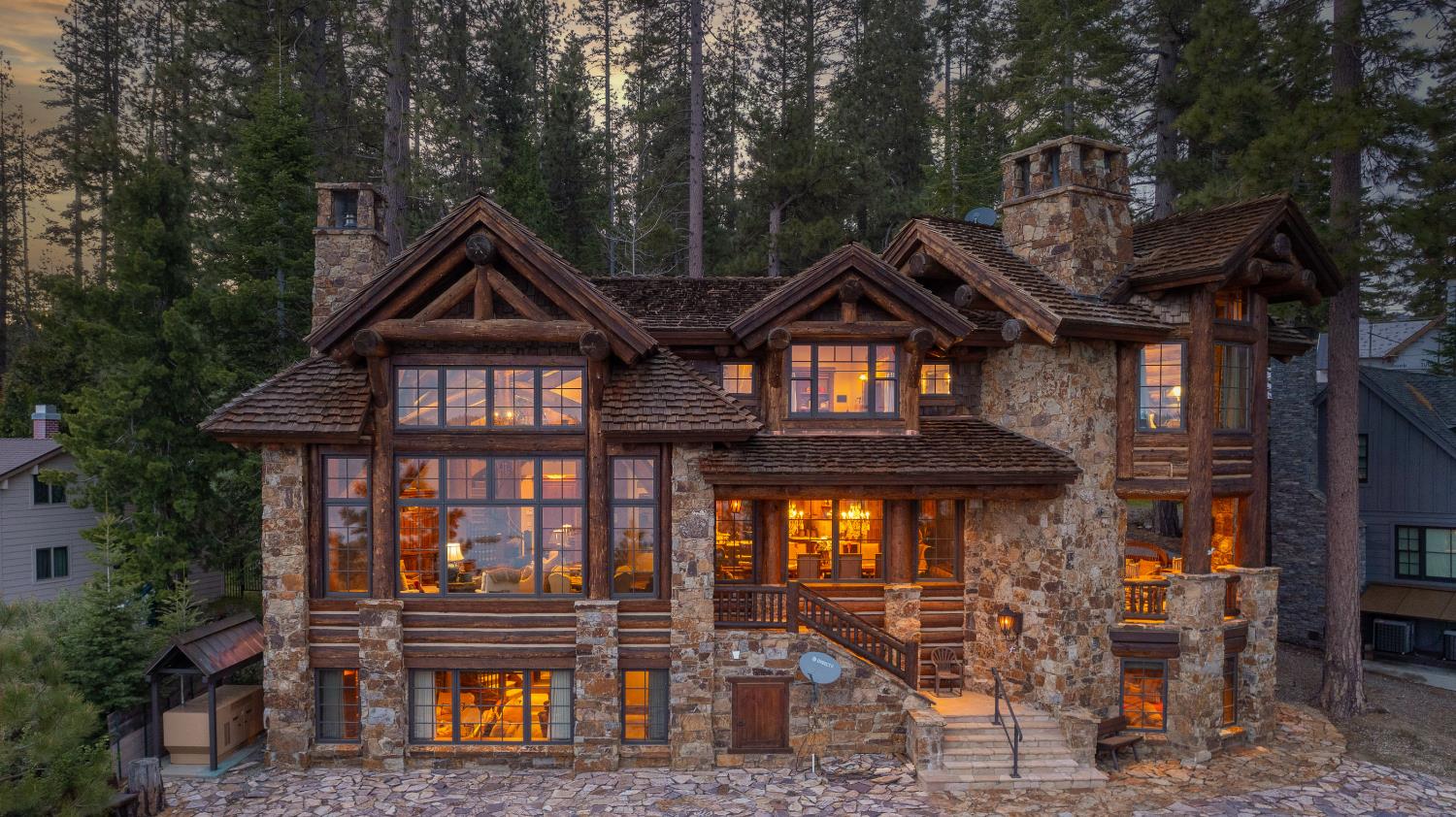 44483 Lakeview Ave, Shaver Lake, CA 93664