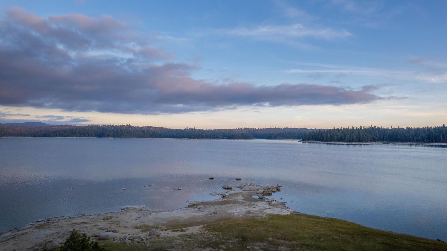 44483 Lakeview Ave, Shaver Lake, CA 93664