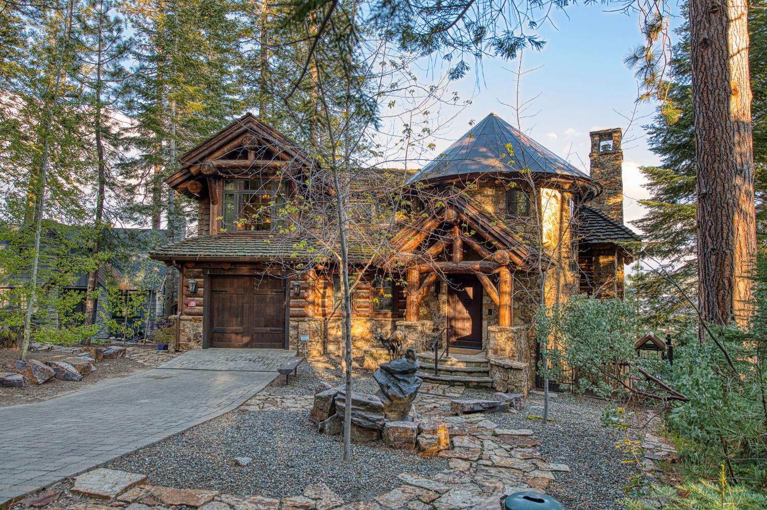 44483 Lakeview Ave, Shaver Lake, CA 93664