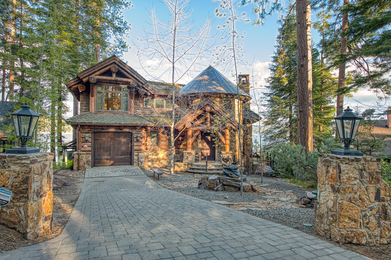 44483 Lakeview Ave, Shaver Lake, CA 93664