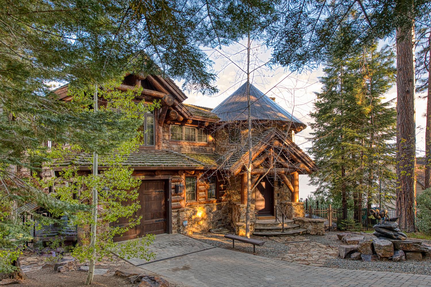 44483 Lakeview Ave, Shaver Lake, CA 93664