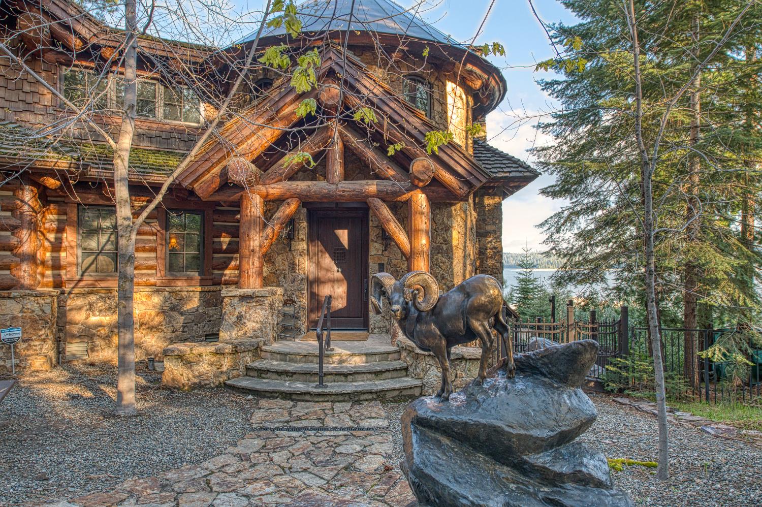 44483 Lakeview Ave, Shaver Lake, CA 93664