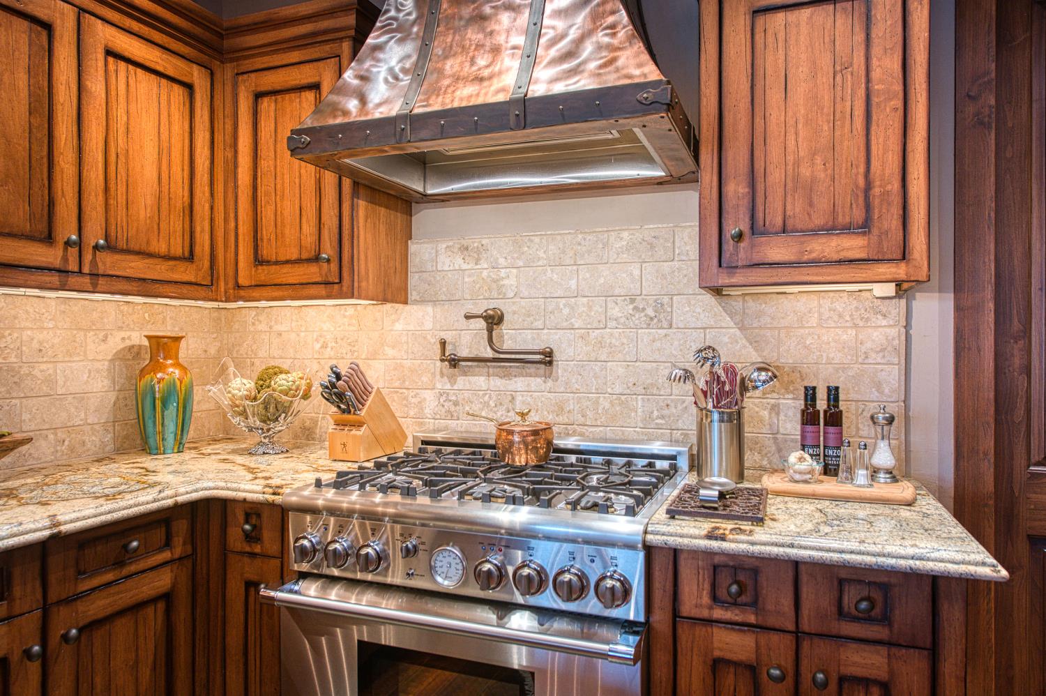 44483 Lakeview Ave, Shaver Lake, CA 93664